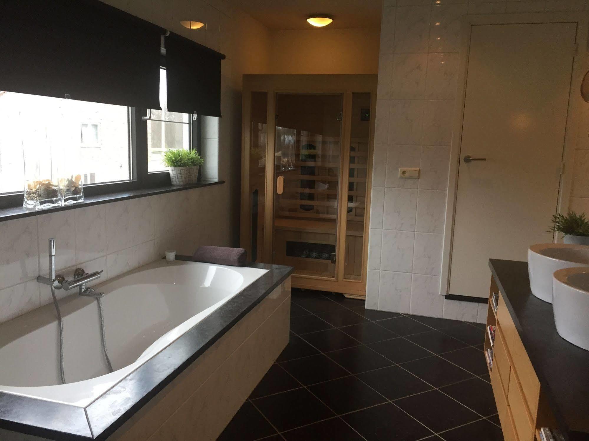 B&B Montenakerhof Riemst Eksteriør billede